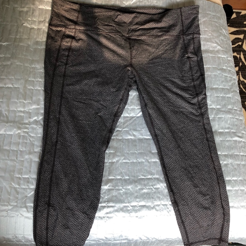 Athleta Crop Leggings